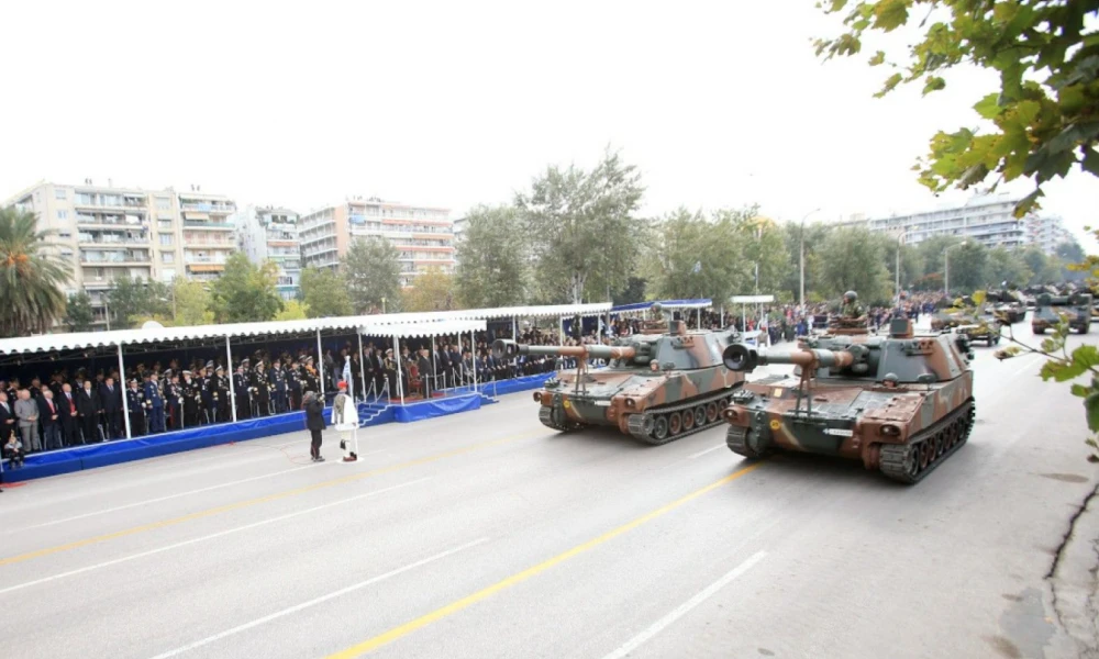 Θεσσαλονίκη - 28η Οκτωβρίου: Κορυφώνονται οι εκδηλώσεις - H στρατιωτική παρέλαση και η επίδειξη του μαχητικού αεροσκάφους F-16